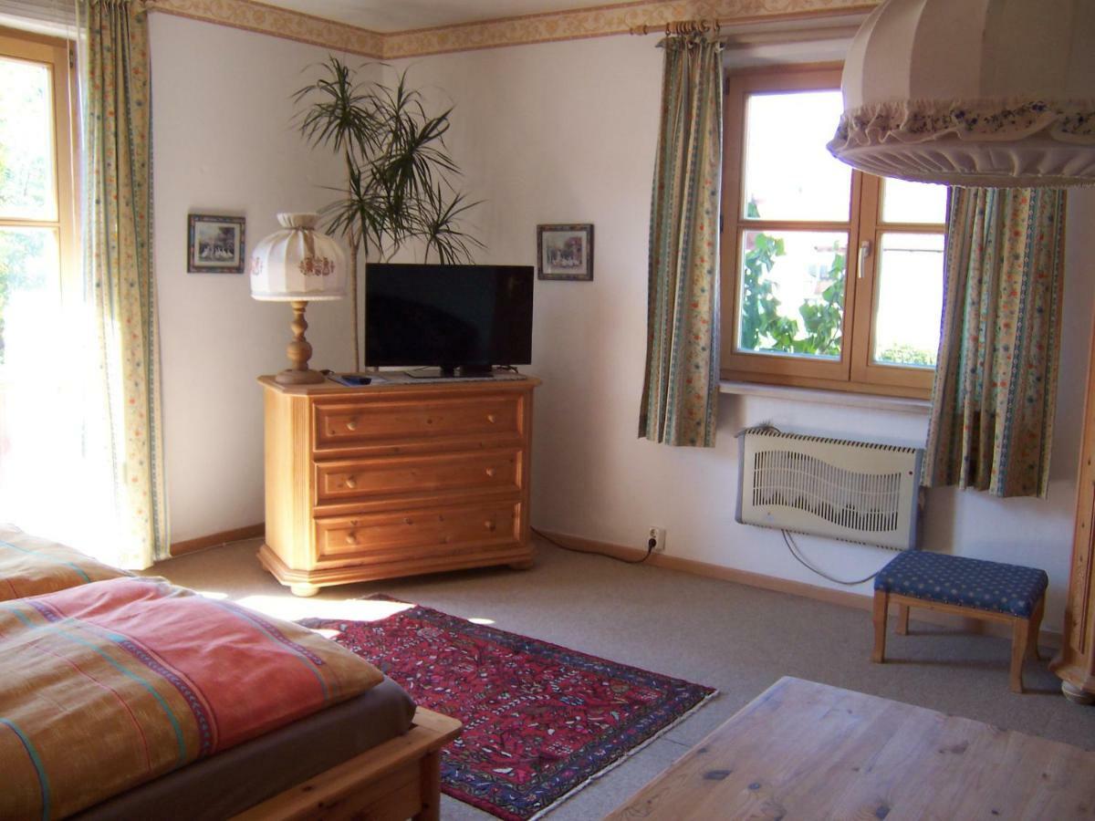 Gaestehaus Faller Apartment เลงกรีส ภายนอก รูปภาพ